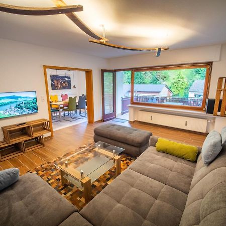 Rheintal-Ferien - 90 Qm Ferienwohnung Mit Wine & Style - Dein Urlaub Am Rhein Niederheimbach Bagian luar foto