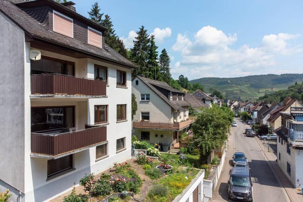 Rheintal-Ferien - 90 Qm Ferienwohnung Mit Wine & Style - Dein Urlaub Am Rhein Niederheimbach Bagian luar foto